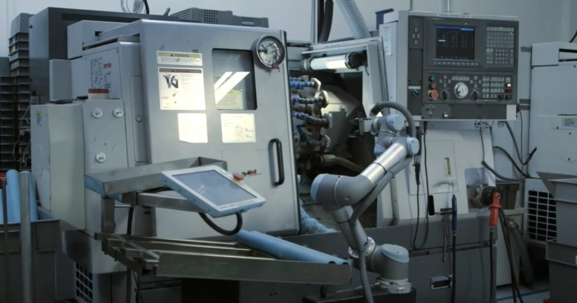 ur-posluzivanje-cnc-lbm-roboti