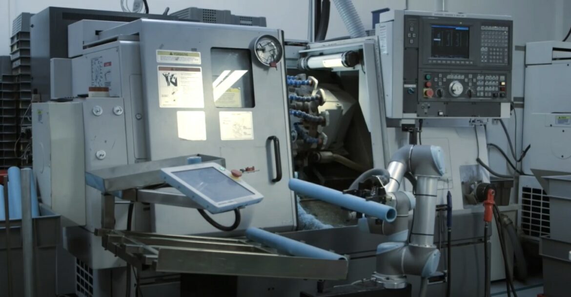 ur-posluzivanje-cnc-lbm-roboti